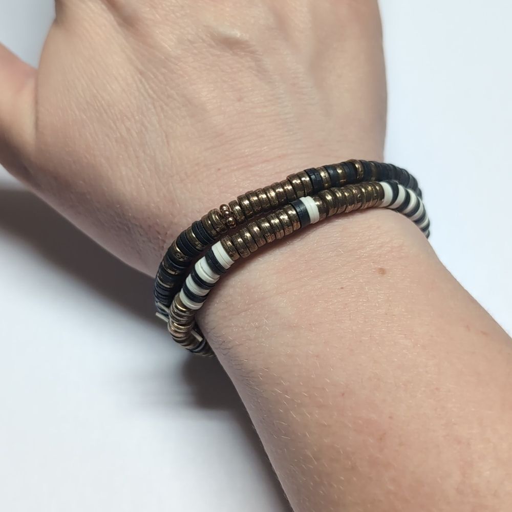 276 Set of 2 Gold Cream and Black Heishi Beaded Stretch Bracelets